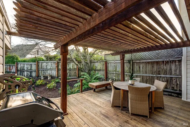 $995,000 | 366 Avenida Barbera, Sonoma, CA 95476