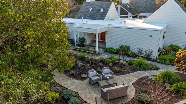 $995,000 | 366 Avenida Barbera, Sonoma, CA 95476