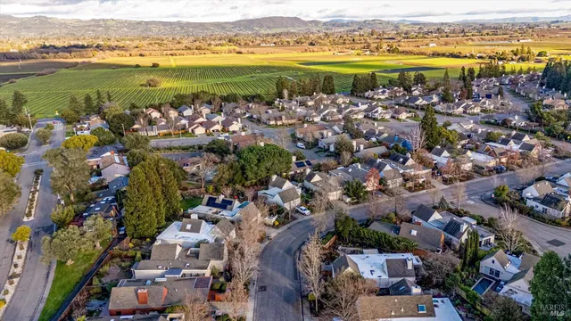 $995,000 | 366 Avenida Barbera, Sonoma, CA 95476