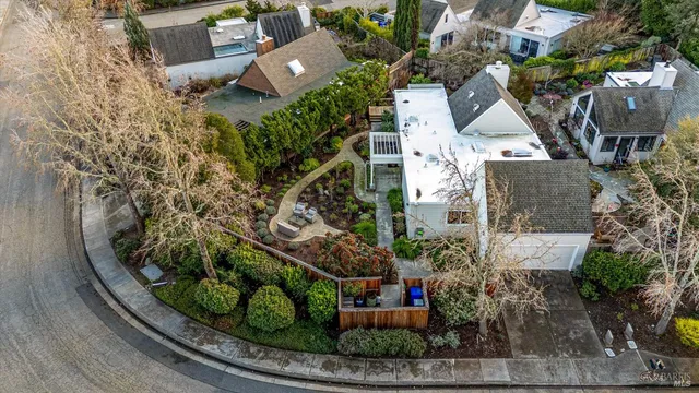 $995,000 | 366 Avenida Barbera, Sonoma, CA 95476