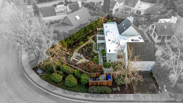 $995,000 | 366 Avenida Barbera, Sonoma, CA 95476