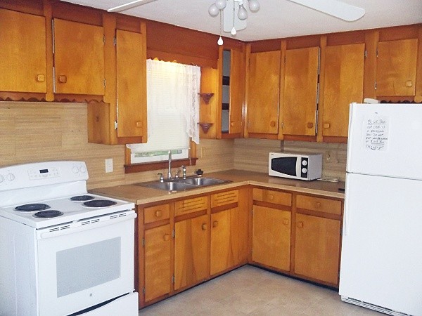 232 Slater Avenue Springfield, MA 01119 - Photo 3 of 15 Gallery Image 3