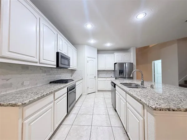 $3,299 | 907 Bainbridge Lane, Garland, TX 75040