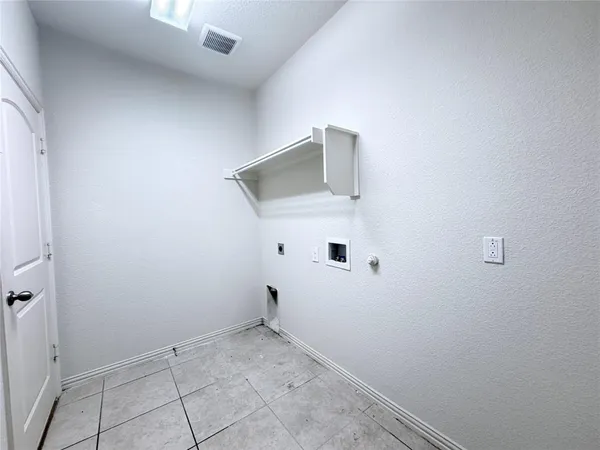 $3,299 | 907 Bainbridge Lane, Garland, TX 75040