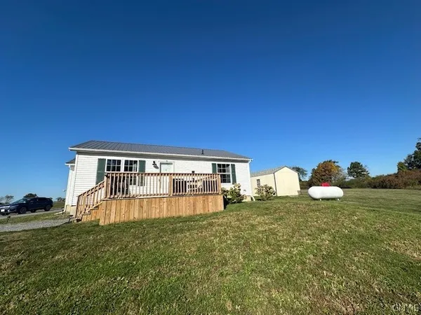 $395,000 | 26172 Walrath Road, Lyme, NY 13622