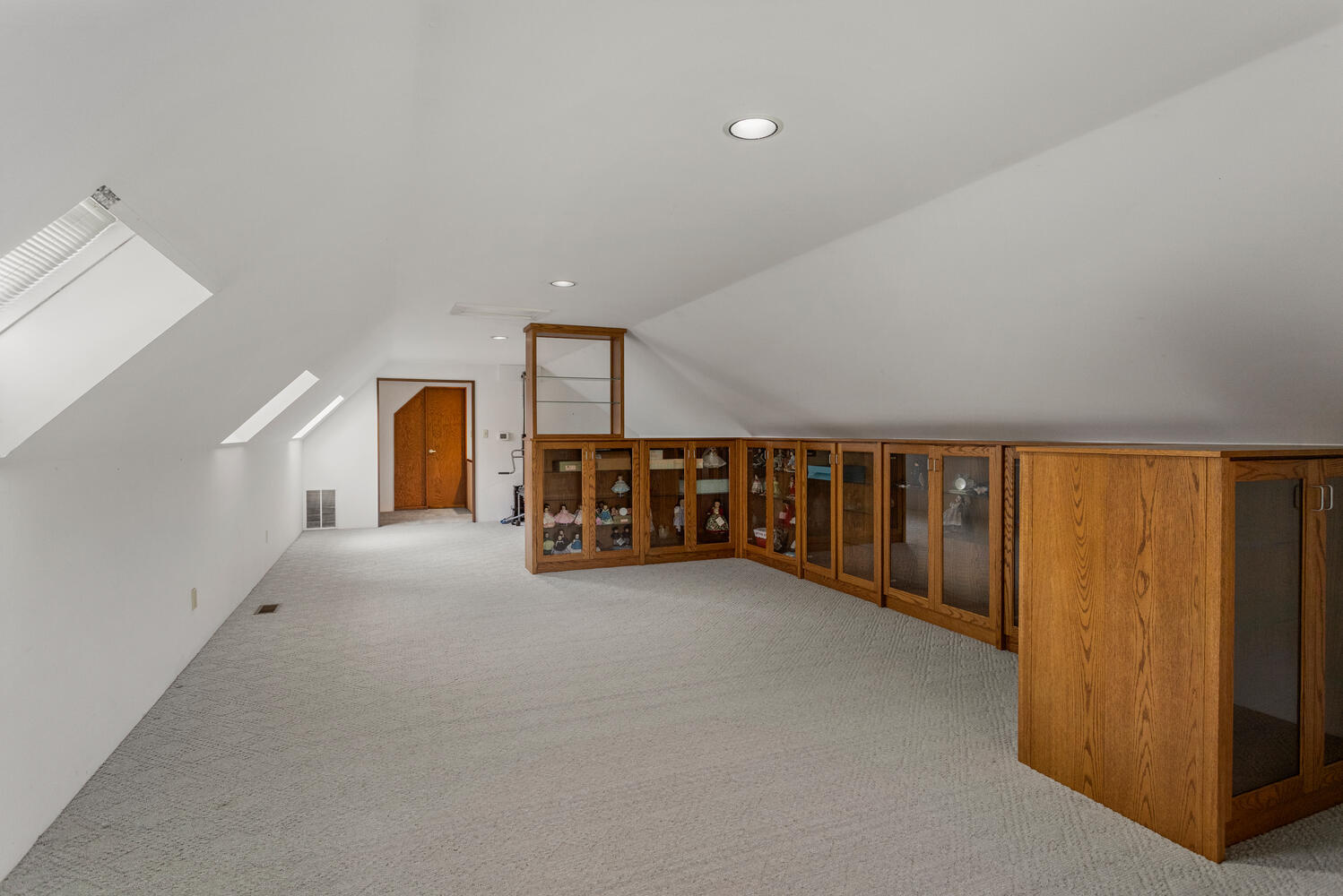 4002 Lakepoint Road Champaign, IL 61822 - Photo 37 of 41 Gallery Image 37