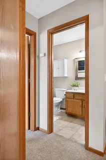 $270,000 | 17975 Cobblestone Way, Eden Prairie, MN 55347