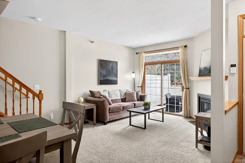 $270,000 | 17975 Cobblestone Way, Eden Prairie, MN 55347