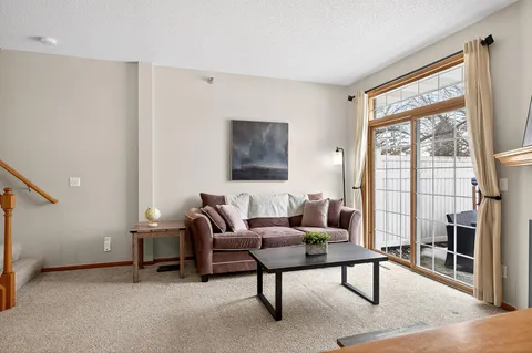 $270,000 | 17975 Cobblestone Way, Eden Prairie, MN 55347