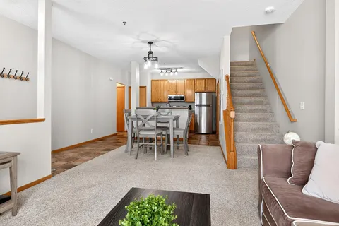 $270,000 | 17975 Cobblestone Way, Eden Prairie, MN 55347