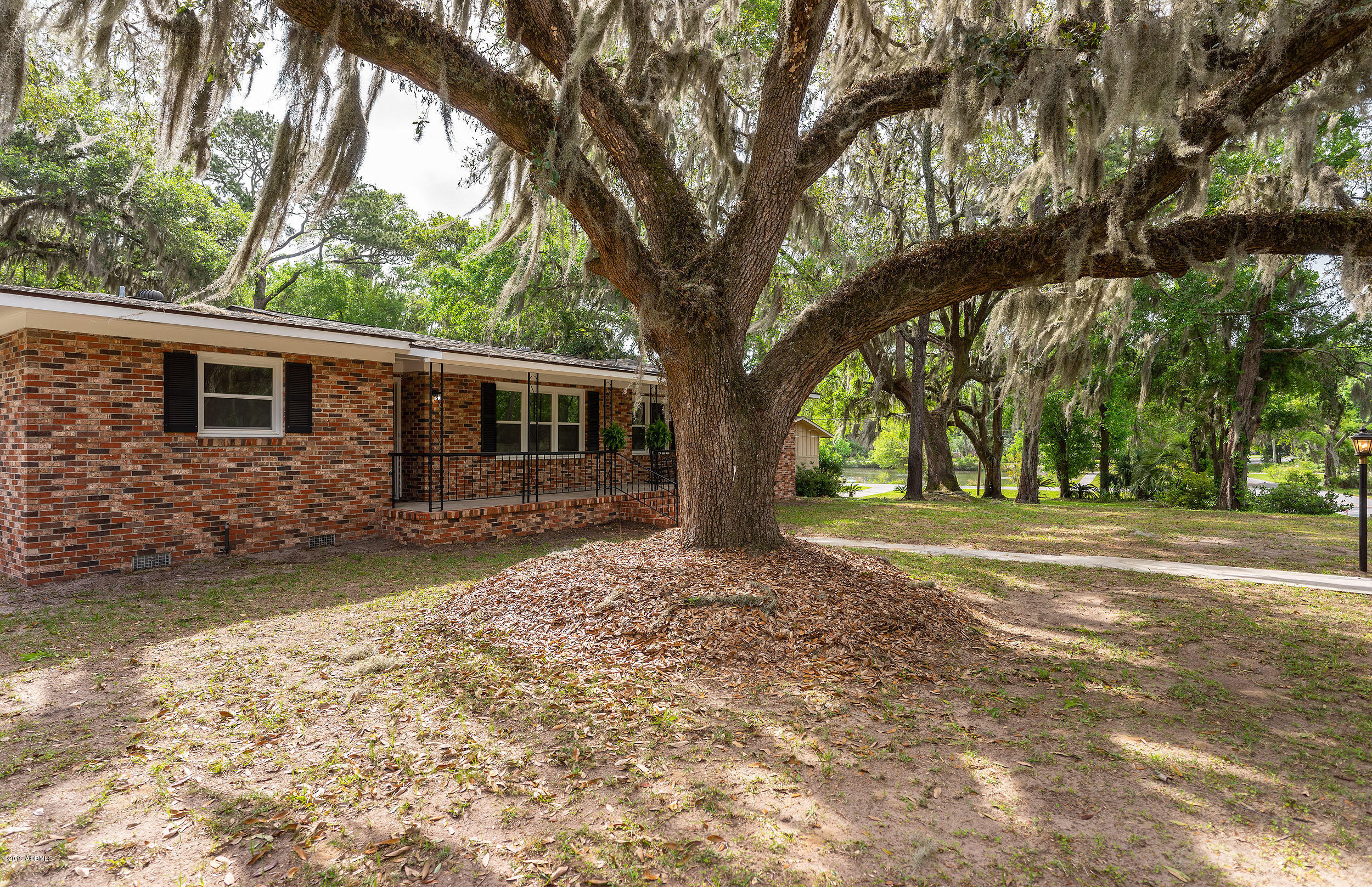 701 Battery Creek Road Beaufort, SC 29902 - Photo 4 of 36 DSC03805-1