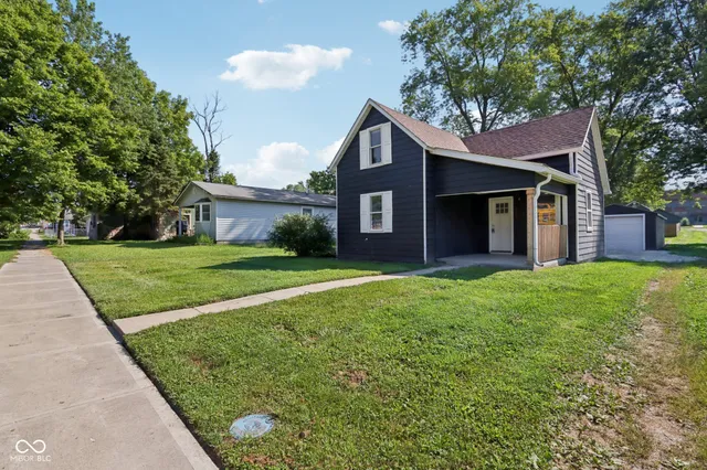 $199,500 | 107 South Main Street, Brooklyn, IN 46111