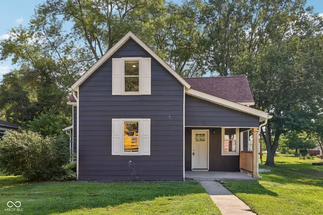 $199,500 | 107 South Main Street, Brooklyn, IN 46111