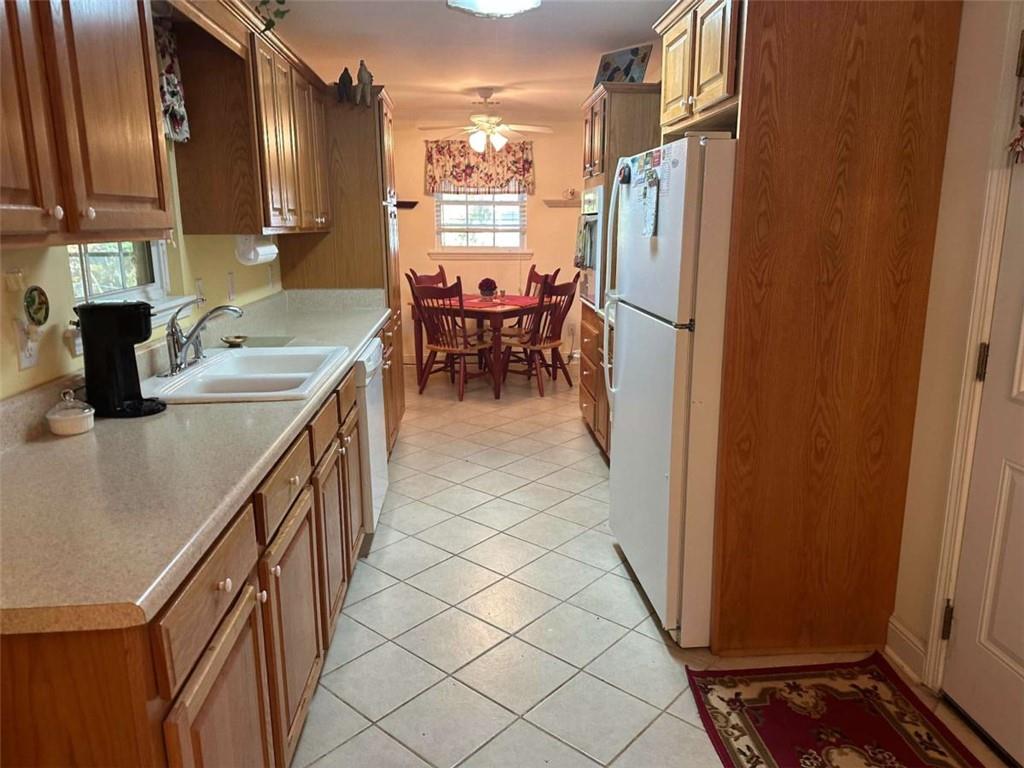 574 Almand Branch Road Southeast Conyers, GA 30094 - Photo 15 of 37