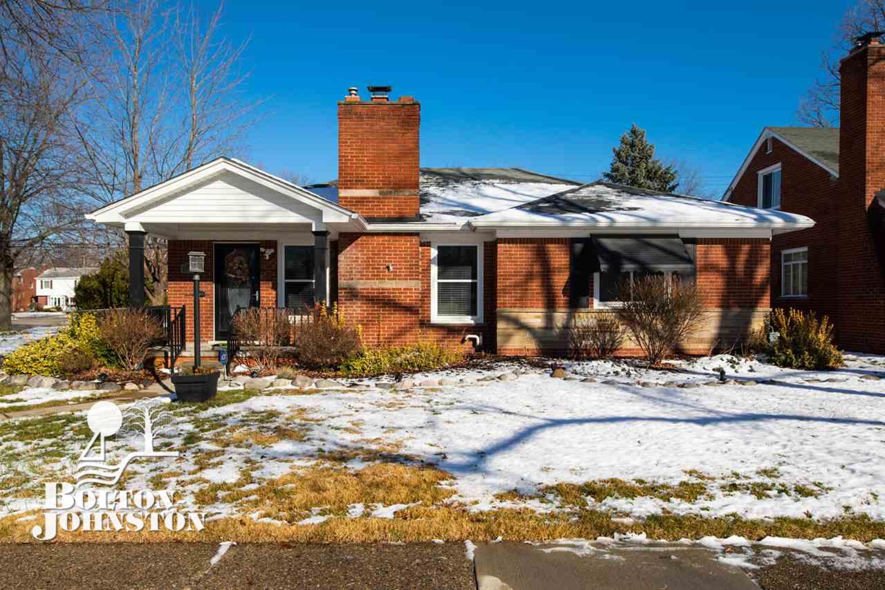 1870 Newcastle Road Grosse Pointe, MI 48236 - Photo 1 of 25 50030114.JPG