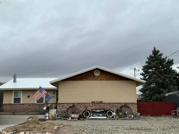 $299,500 | 1060 D Street, Baker City, OR 97814