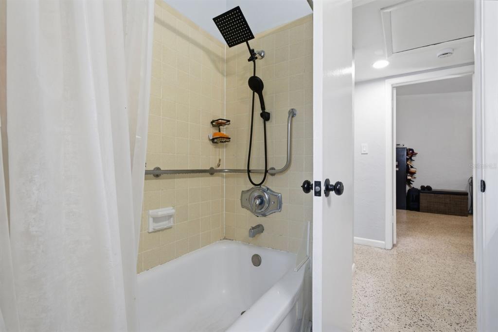 5126 104th Street North St. Petersburg, FL 33708 - Photo 18 of 37