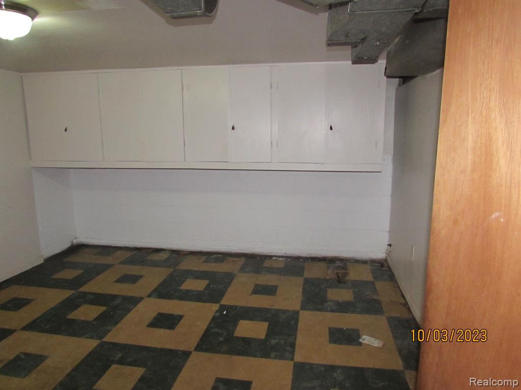 5574-76 Devonshire Road Detroit, MI 48224 - Photo 33 of 53