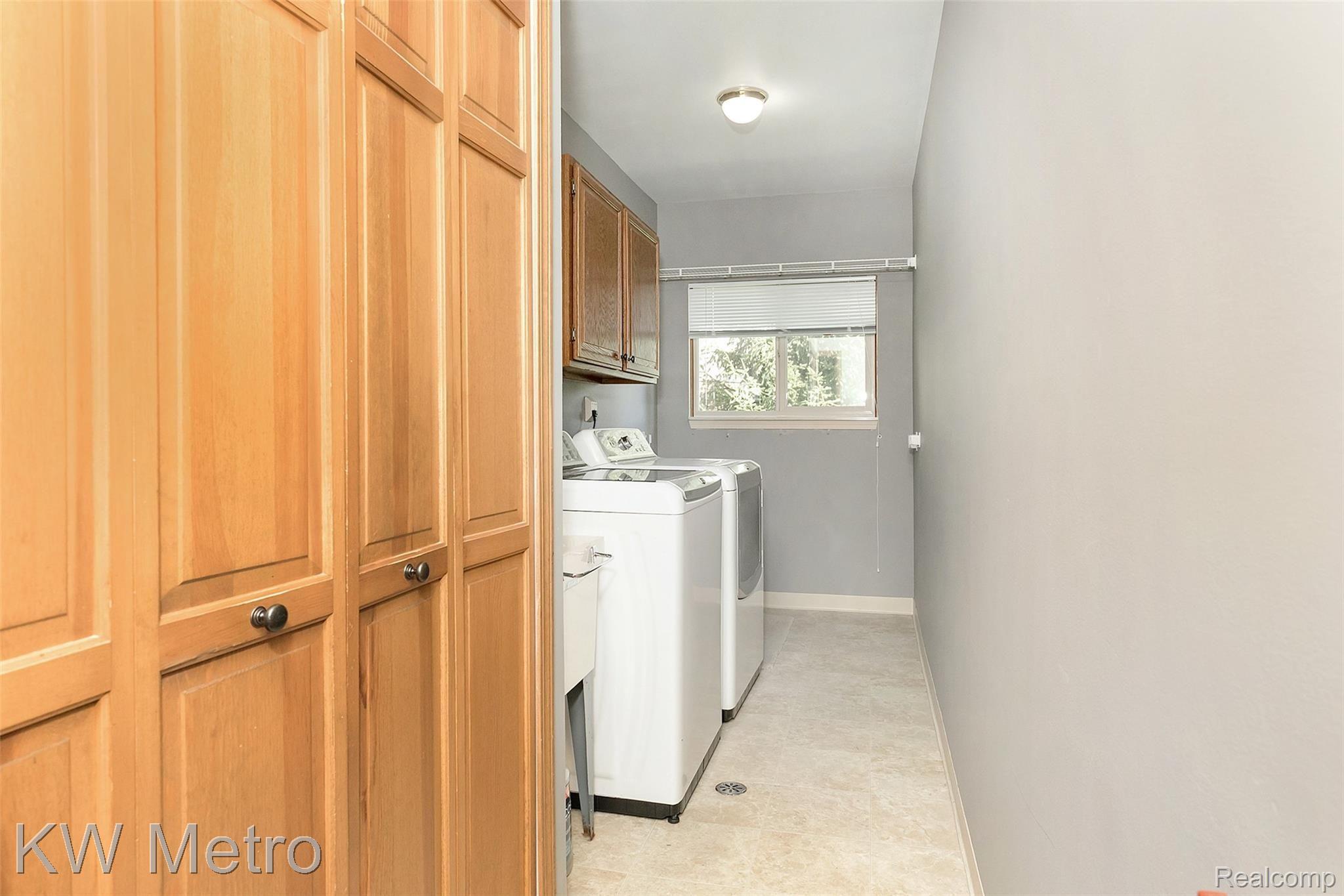 869 Timberline Drive Rochester, MI 48309 - Photo 19 of 43 Timberline-19.jpg
