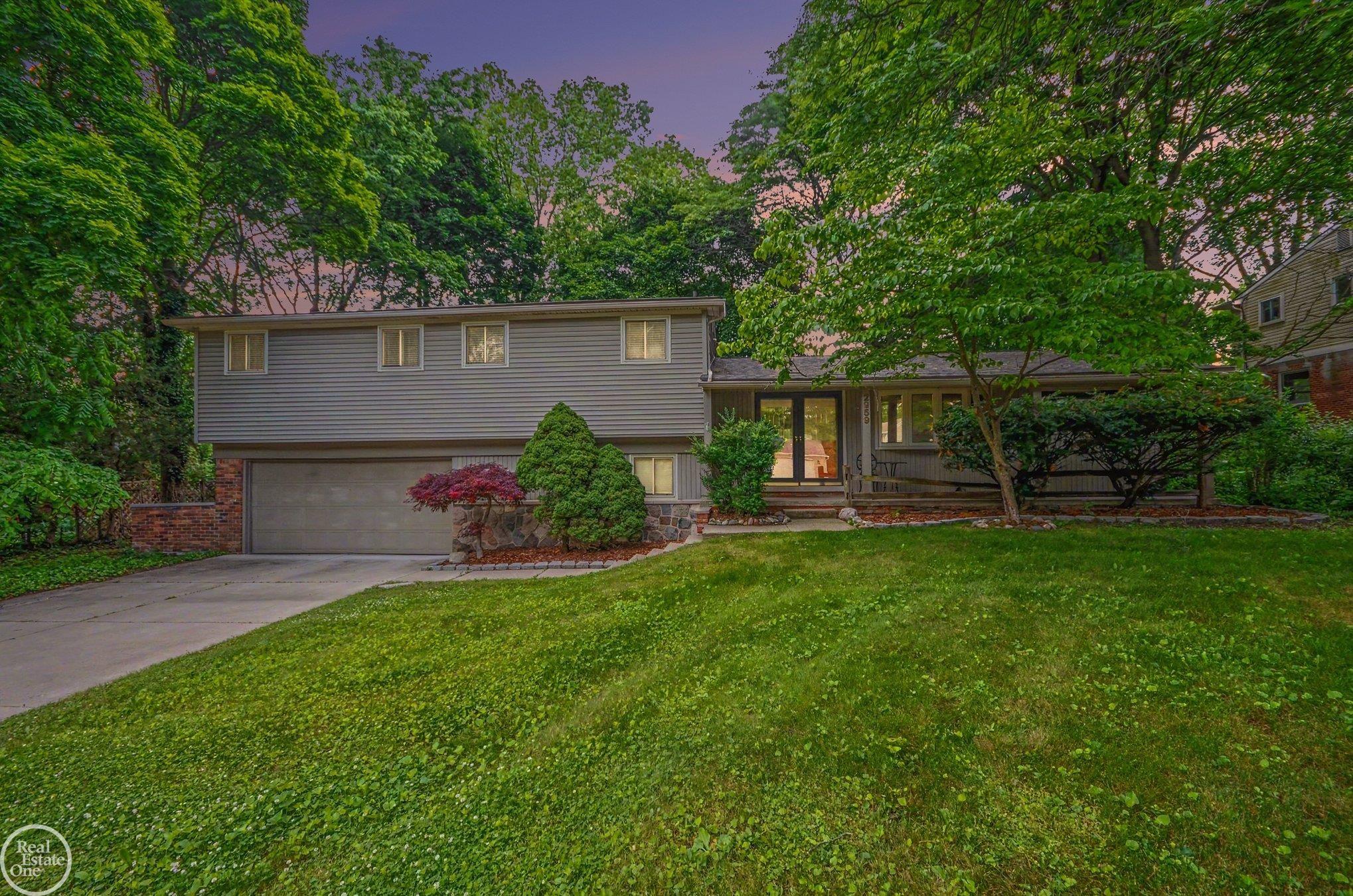 2959 Rambling Way Bloomfield Hills, MI 48302 - Photo 1 of 32 Gallery Image 1