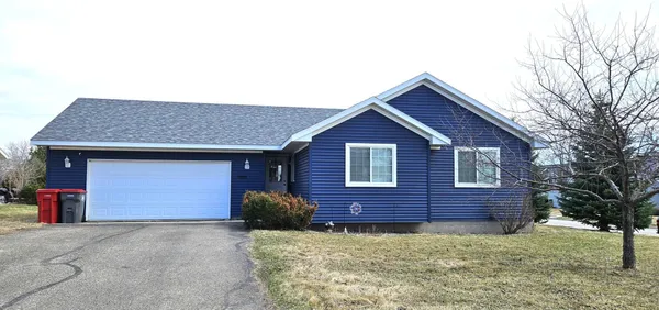 $324,900 | 1803 Jasmine Drive, Alexandria, MN 56308