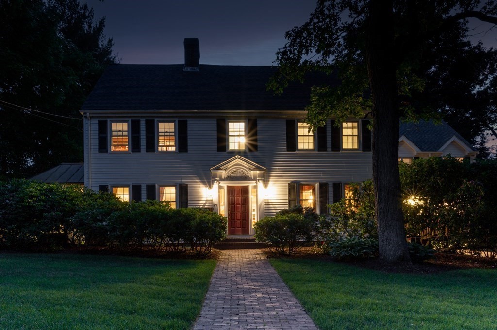 26 Country Club Road Newton, MA 02459 - Photo 2 of 36
