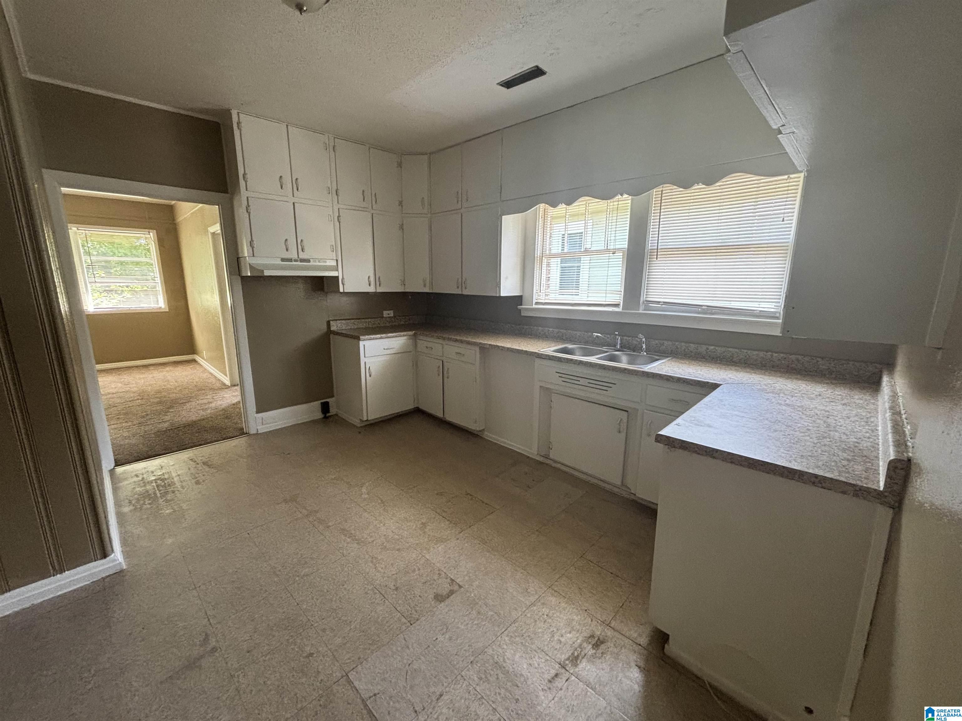 1204 15th Way Southwest Birmingham, AL 35211 - Photo 5 of 13
