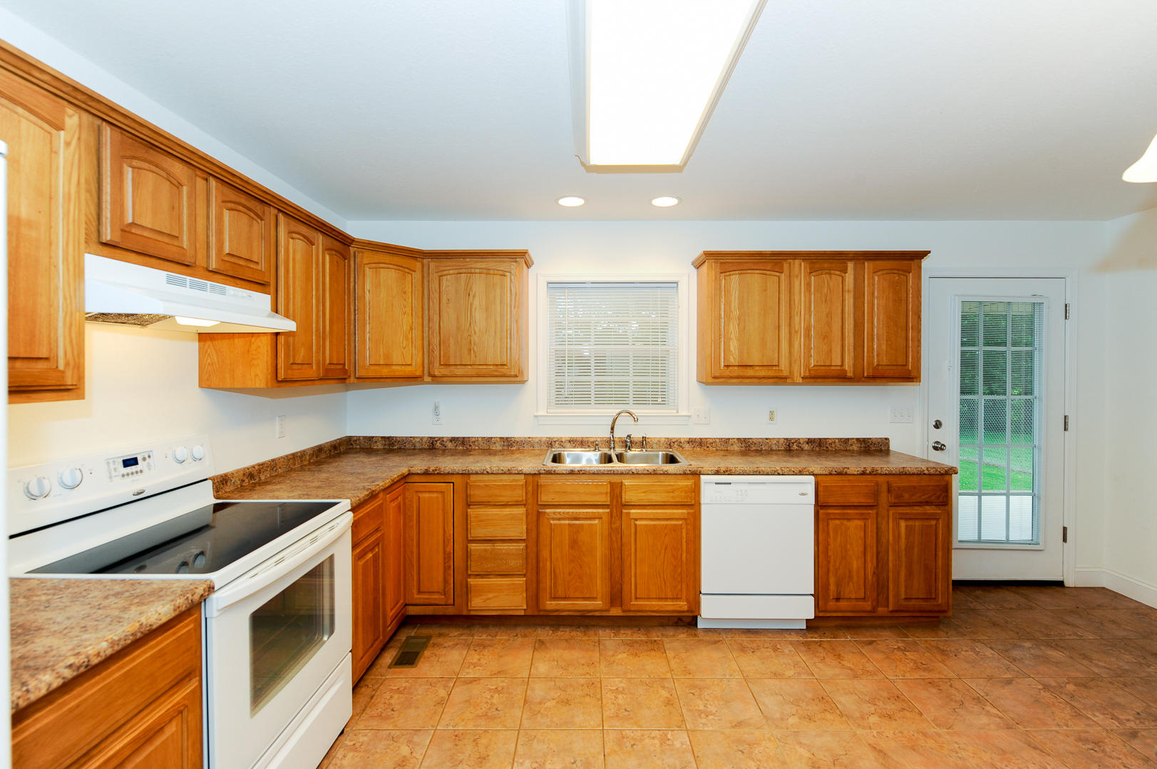 4715 Sevierville Road Maryville, TN 37804 - Photo 8 of 24 9