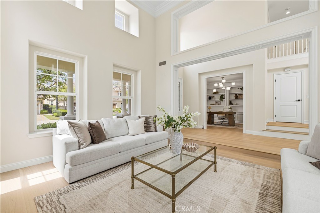 20130 Vía Cellini Porter Ranch, CA 91326 - Photo 5 of 49
