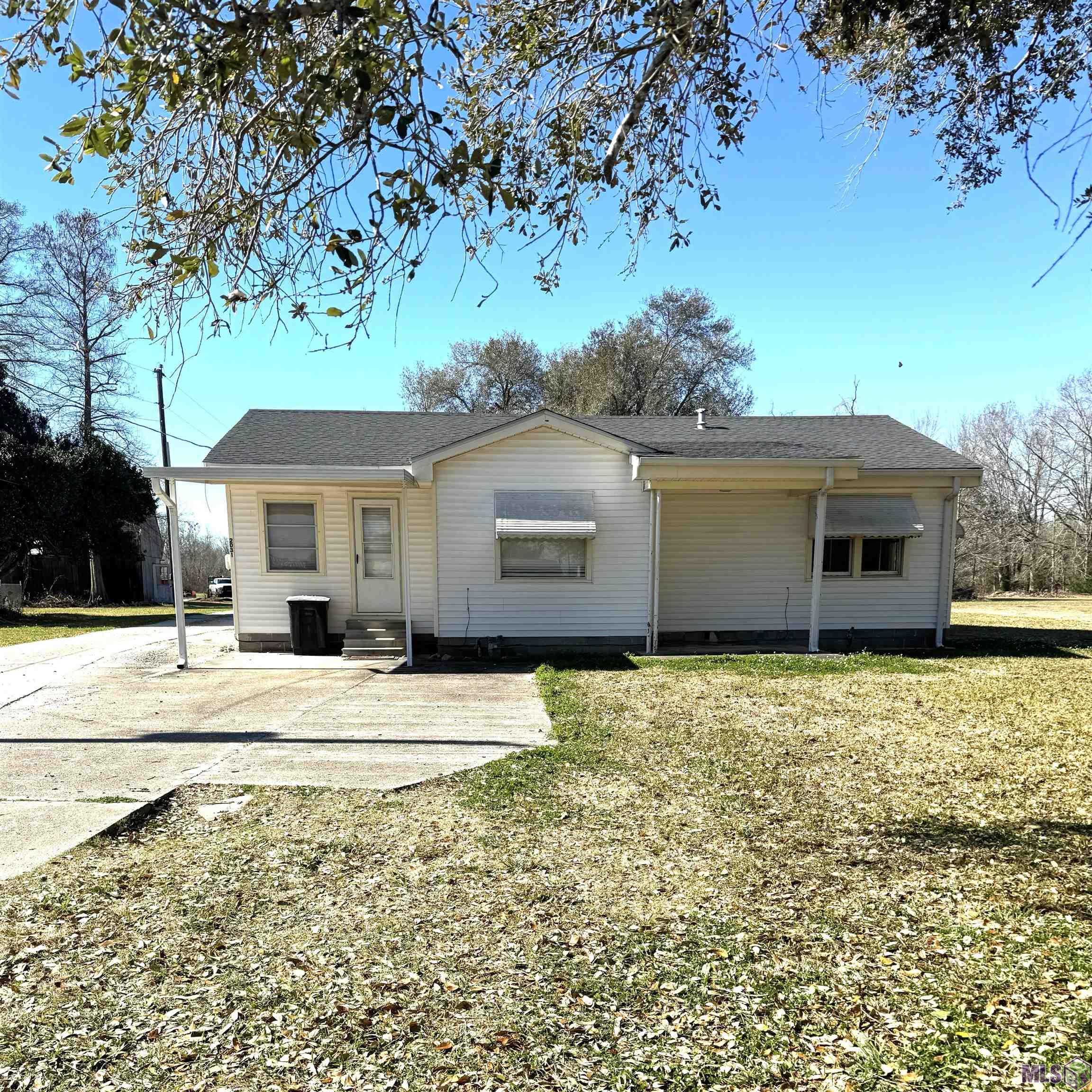 2031 Bayou Blue Road Houma, LA 70364 - Photo 2 of 27