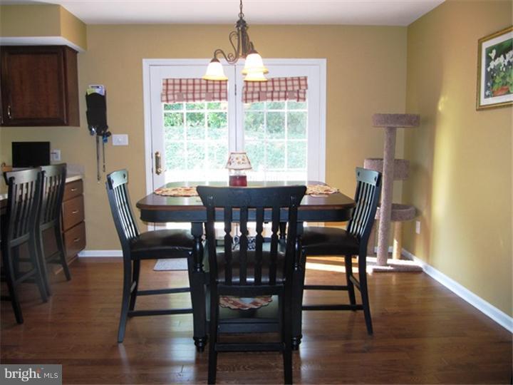 374 Sioux Court Sinking Spring, PA 19608 - Photo 8 of 23 Dining Room