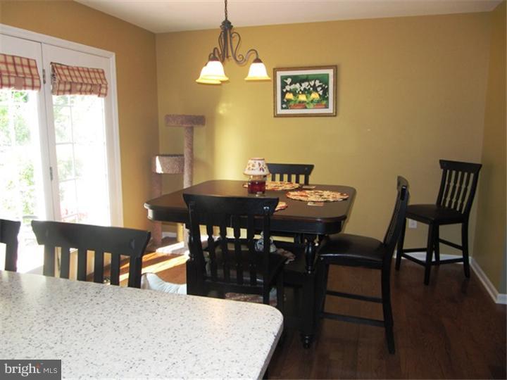 374 Sioux Court Sinking Spring, PA 19608 - Photo 9 of 23 Dining Room
