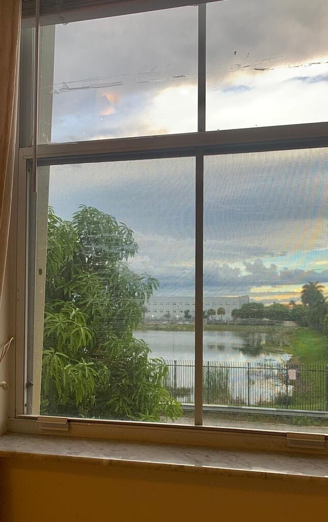 15809 Southwest 60th Terrace Miami, FL 33193 - Photo 19 of 20 a view of sky from window