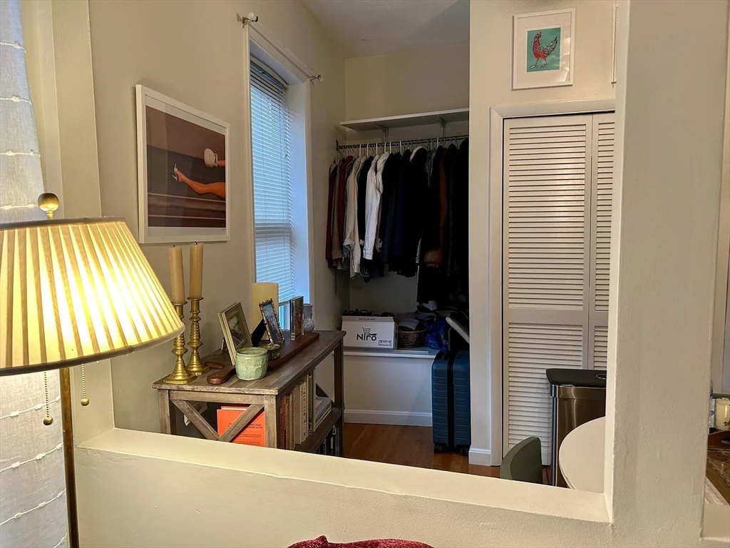 19 Fleet Street, Unit 4 Boston, MA 02113 - Photo 7 of 9