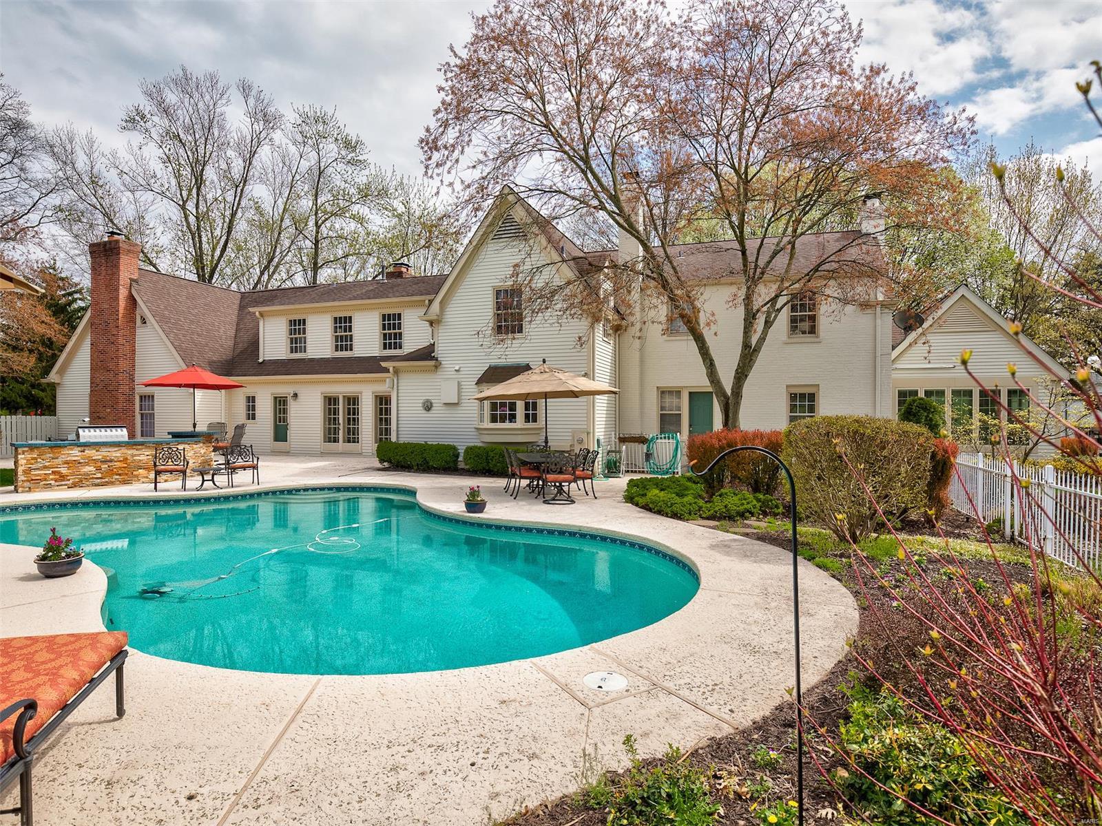 7 Fox Run Lane Frontenac, MO 63131 - Photo 5 of 47