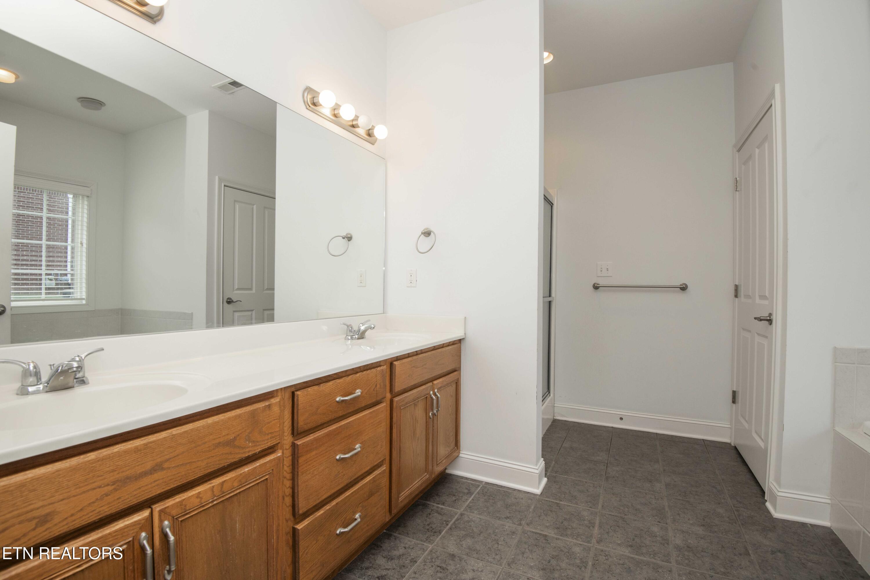 110 Waterston Way Clinton, TN 37716 - Photo 28 of 47 master bath 2_1