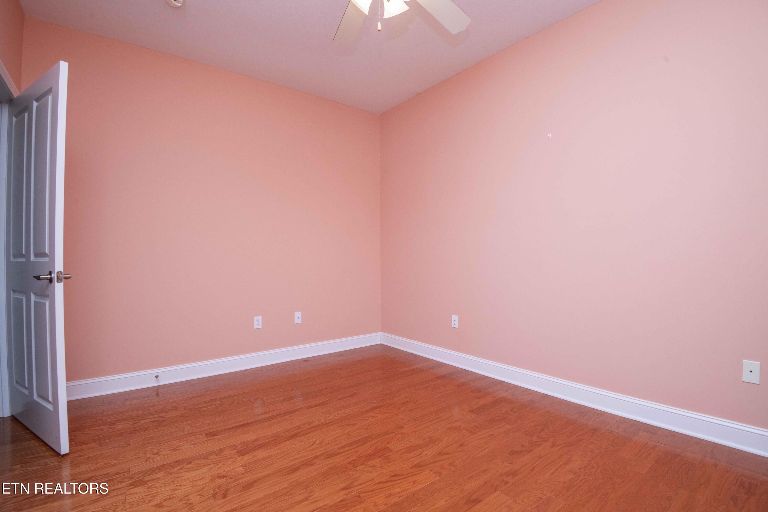 110 Waterston Way Clinton, TN 37716 - Photo 34 of 47 third bed 1_1