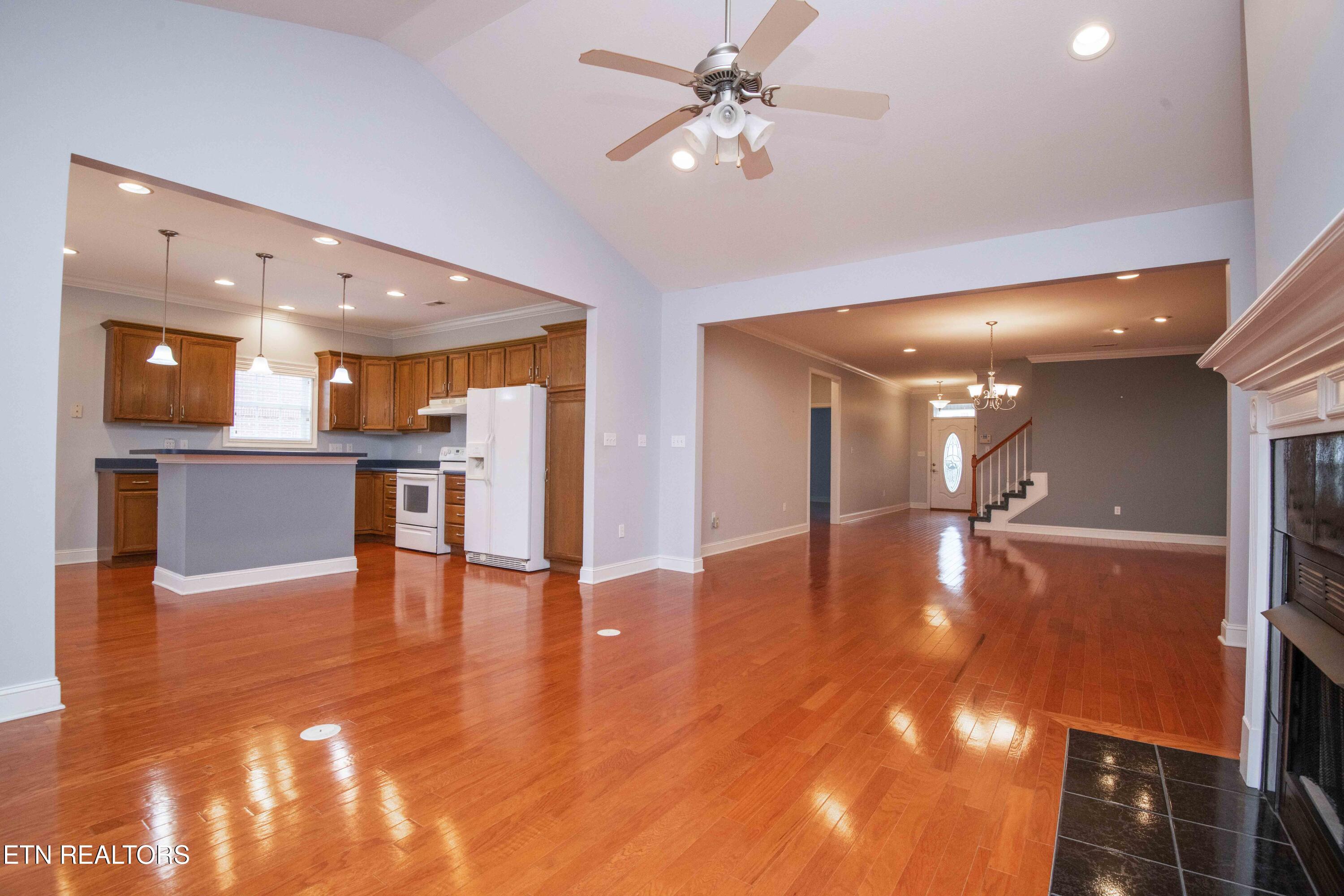 110 Waterston Way Clinton, TN 37716 - Photo 5 of 47 living 2_1