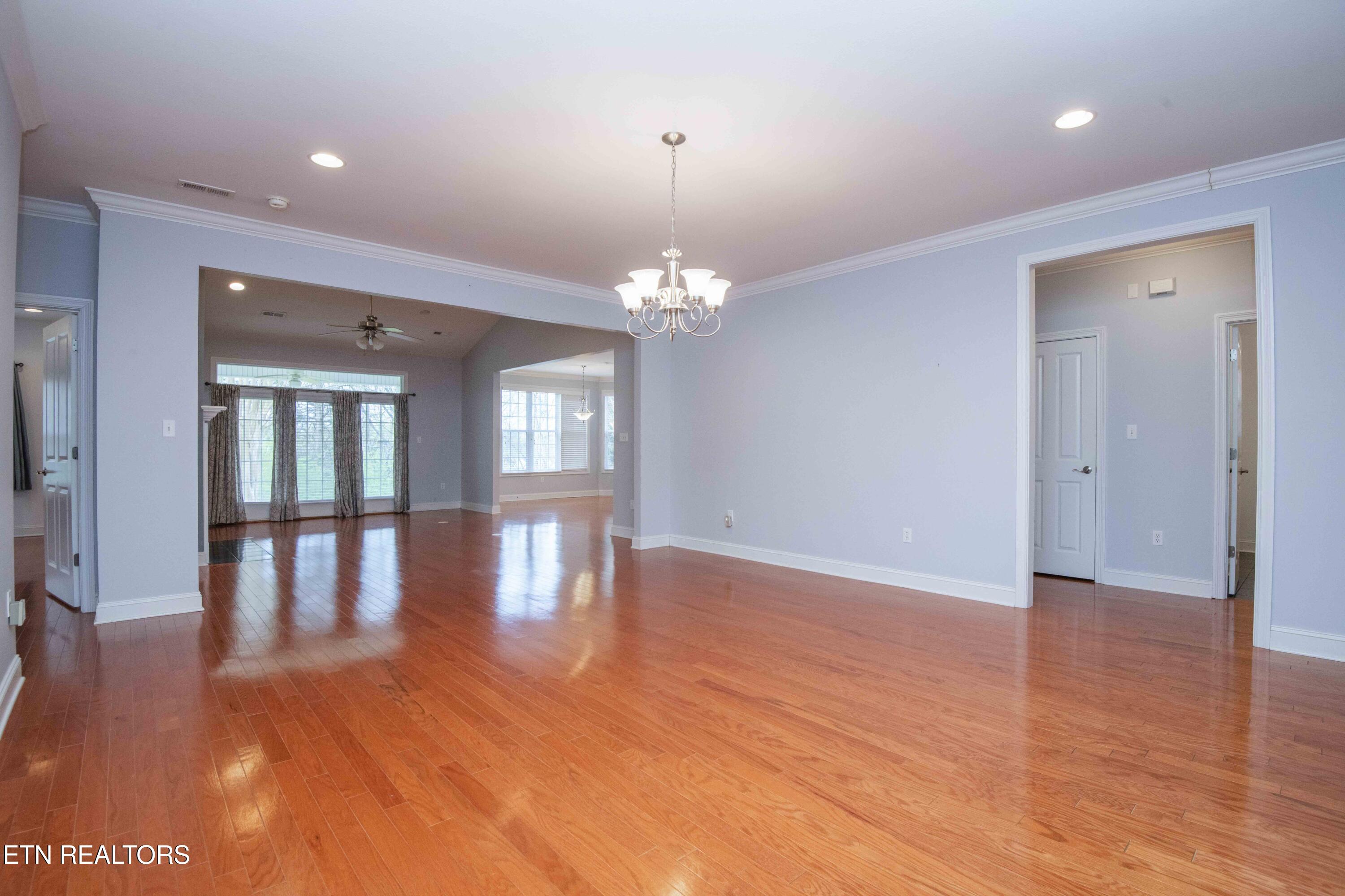 110 Waterston Way Clinton, TN 37716 - Photo 9 of 47 dining 1_1