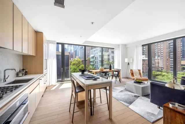 $1,925,000 | 500 West 45th Street, Unit 627 | Hell's Kitchen
