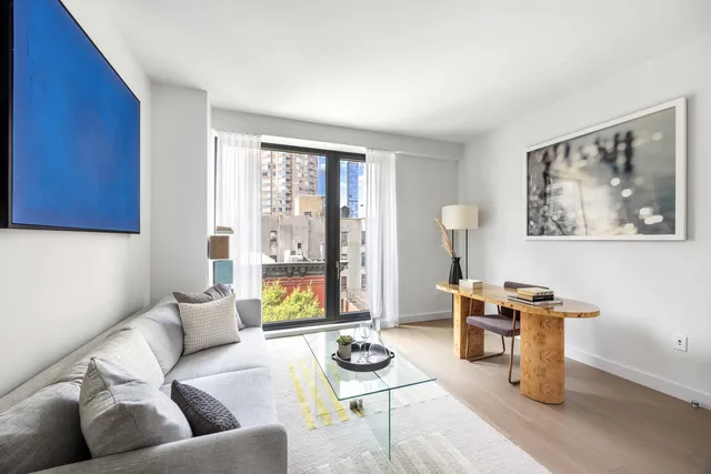 $1,925,000 | 500 West 45th Street, Unit 627 | Hell's Kitchen