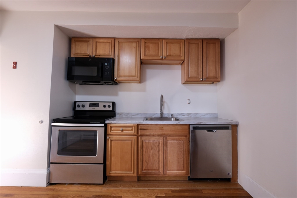 26 Cleveland Street, Unit A Dedham, MA 02026 - Photo 8 of 28