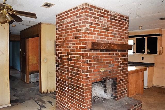 623 West Griffith Avenue Crestview, FL 32536 - Photo 7 of 11 a view of a building