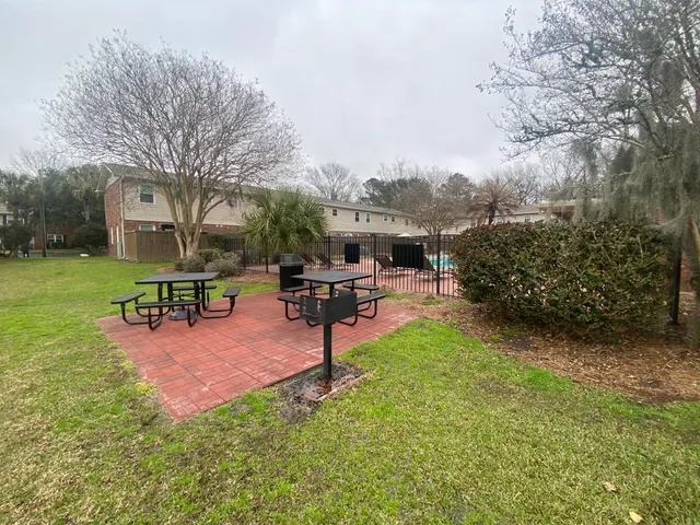 $243,000 | 415 Parkdale Drive, Unit 6D, Charleston, SC 29414