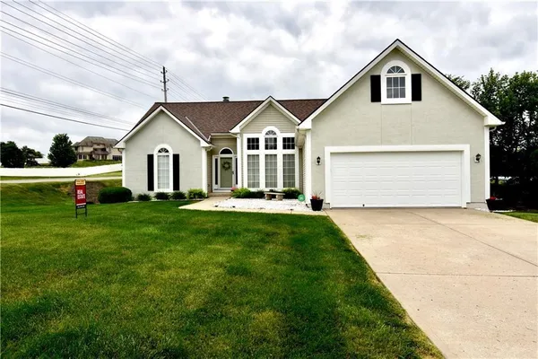 $420,000 | 1 Timber Creek Drive, Platte City, MO 64079