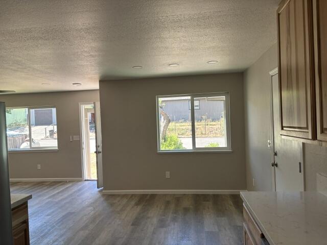 21 3rd Avenue Lewiston, CA 96052 - Photo 6 of 16 dining area