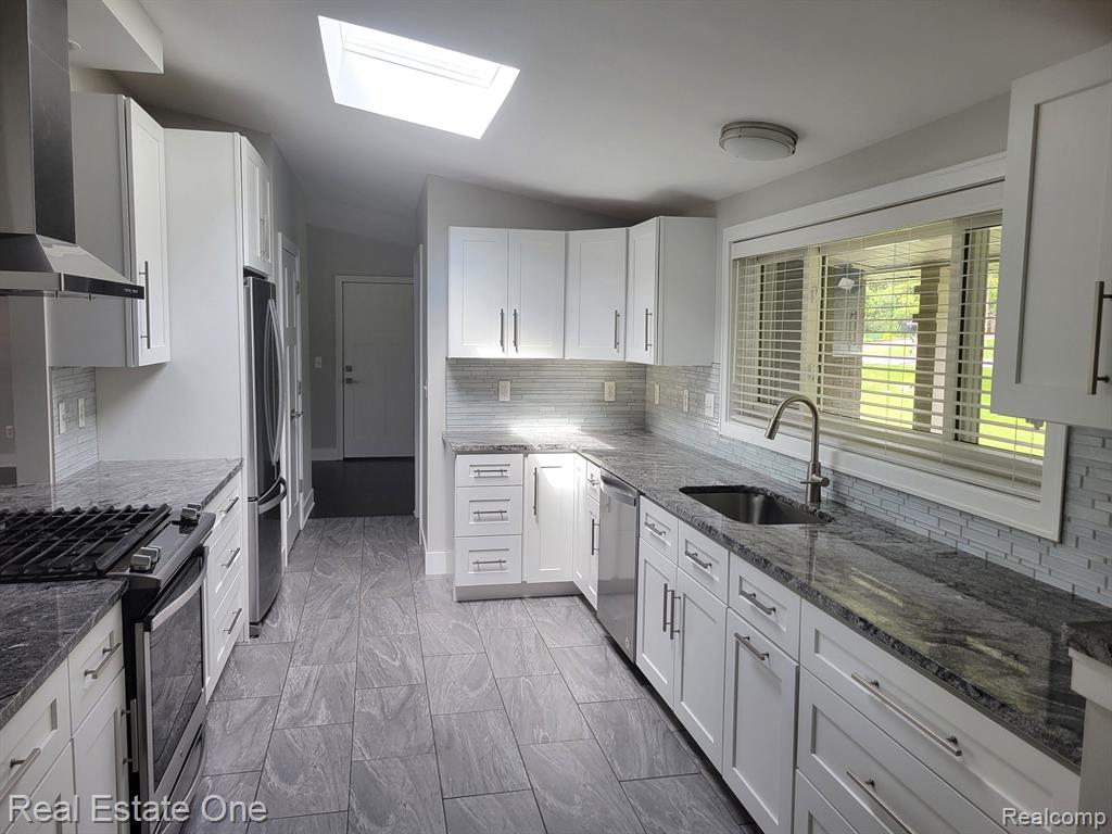 2331 Rusk Road Rochester Hills, MI 48306 - Photo 10 of 46