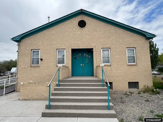 $299,000 | 402 South 7th Street East, Riverton, WY 82501