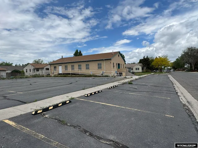 $299,000 | 402 South 7th Street East, Riverton, WY 82501