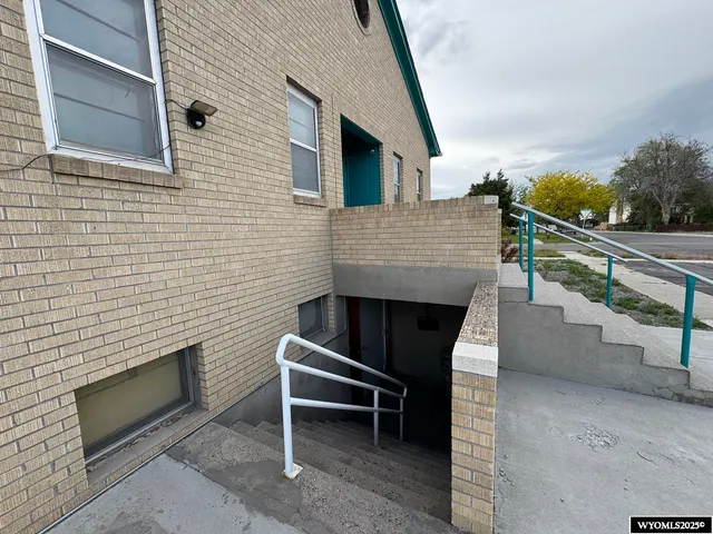 $299,000 | 402 South 7th Street East, Riverton, WY 82501